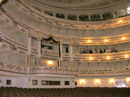 098_Dresden-Semperoper innen