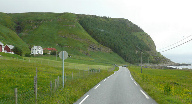 19.031_Papageientaucherfelsen von der Aufstiegseite.08