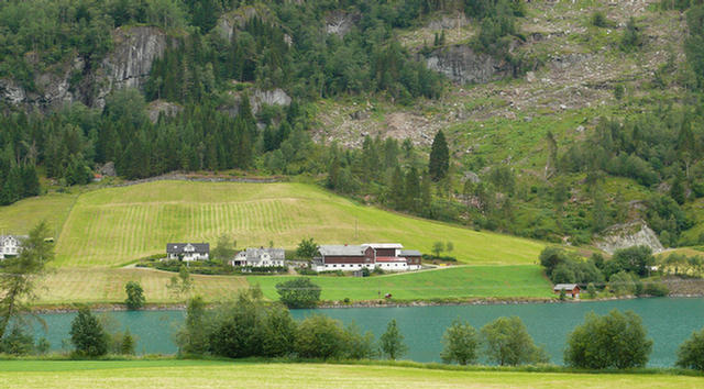 21.003azcb_Bauernhof am Oldevatnet See.08